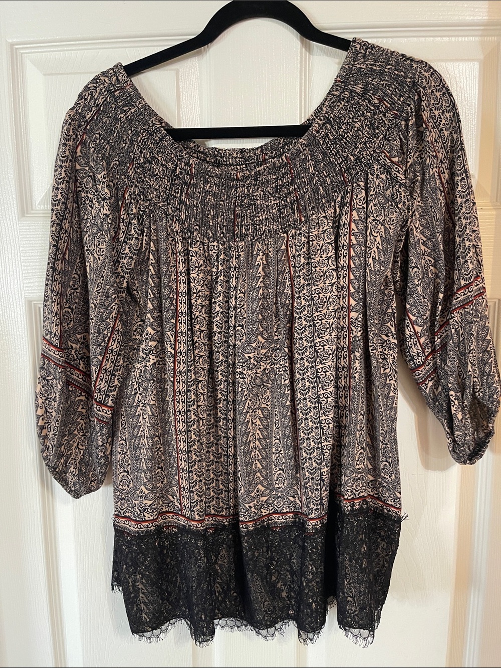Vanessa Virginia Anthropologie Off-The-Shoulder blouse w/Lace Trim